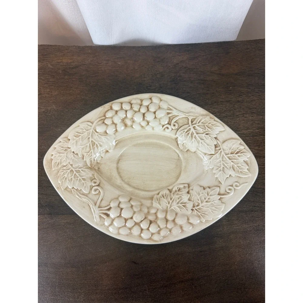 Vintage Harry and David Hda1 Grapes Portugal Gravy Boat and Tray‎ READ